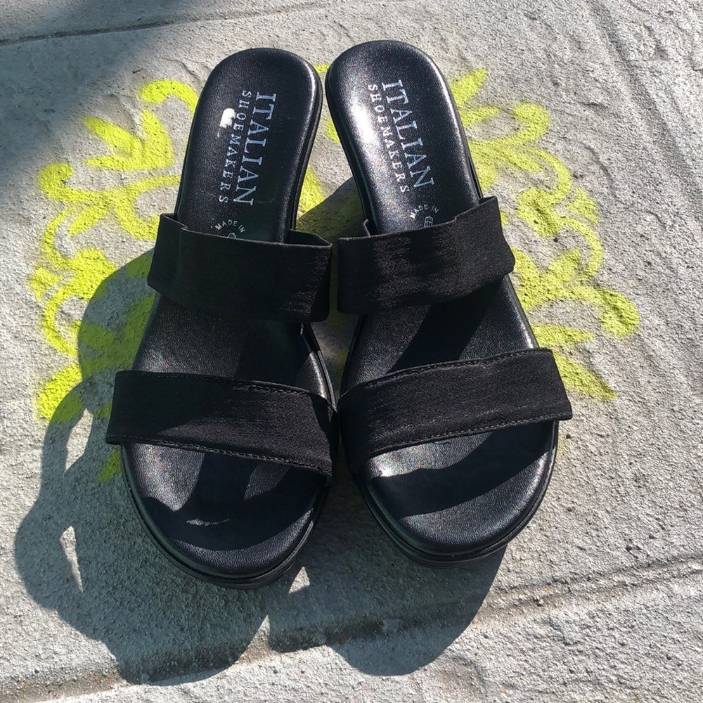 Womens Black heeled sandals, New!